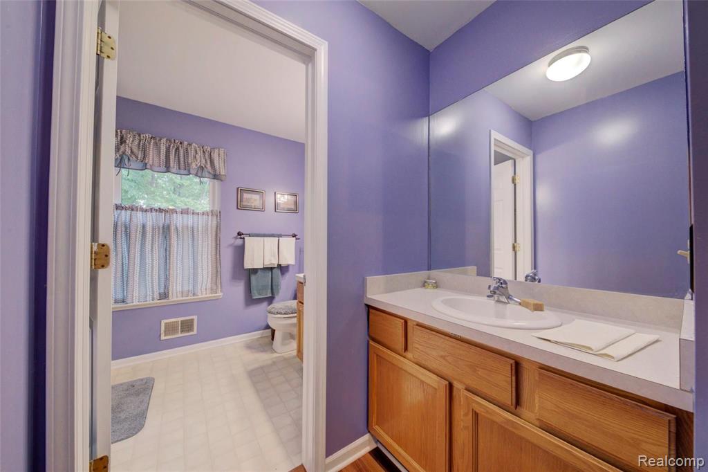 8164 Rattalee Lake Road Clarkston, MI 48348 - Photo 36 of 96