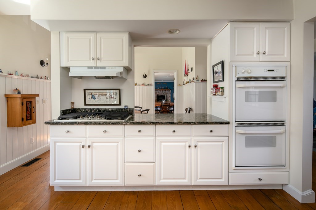 20 Vine Street Marion, MA 02738 - Photo 12 of 40 Gallery Image 12