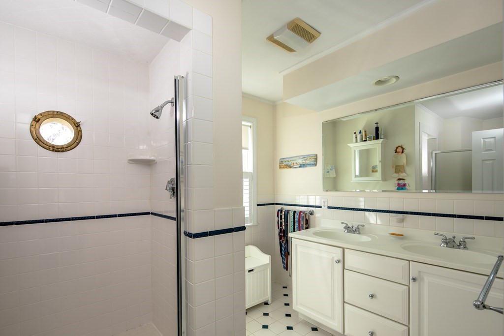 20 Vine Street Marion, MA 02738 - Photo 24 of 40 Gallery Image 24