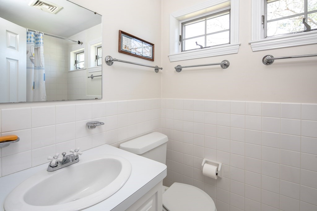 20 Vine Street Marion, MA 02738 - Photo 29 of 40 Gallery Image 29