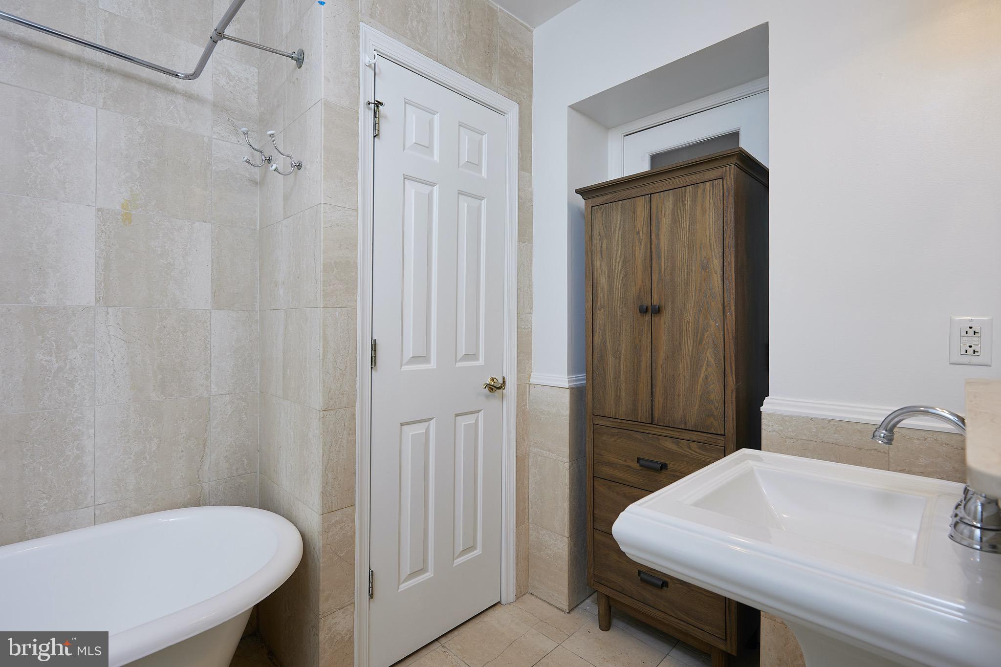 1702 Q Street Northwest, Unit 2 Washington, DC 20009 - Photo 14 of 31