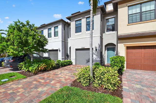 $405,000 | 2362 Byron Street, Palm Springs, FL 33406