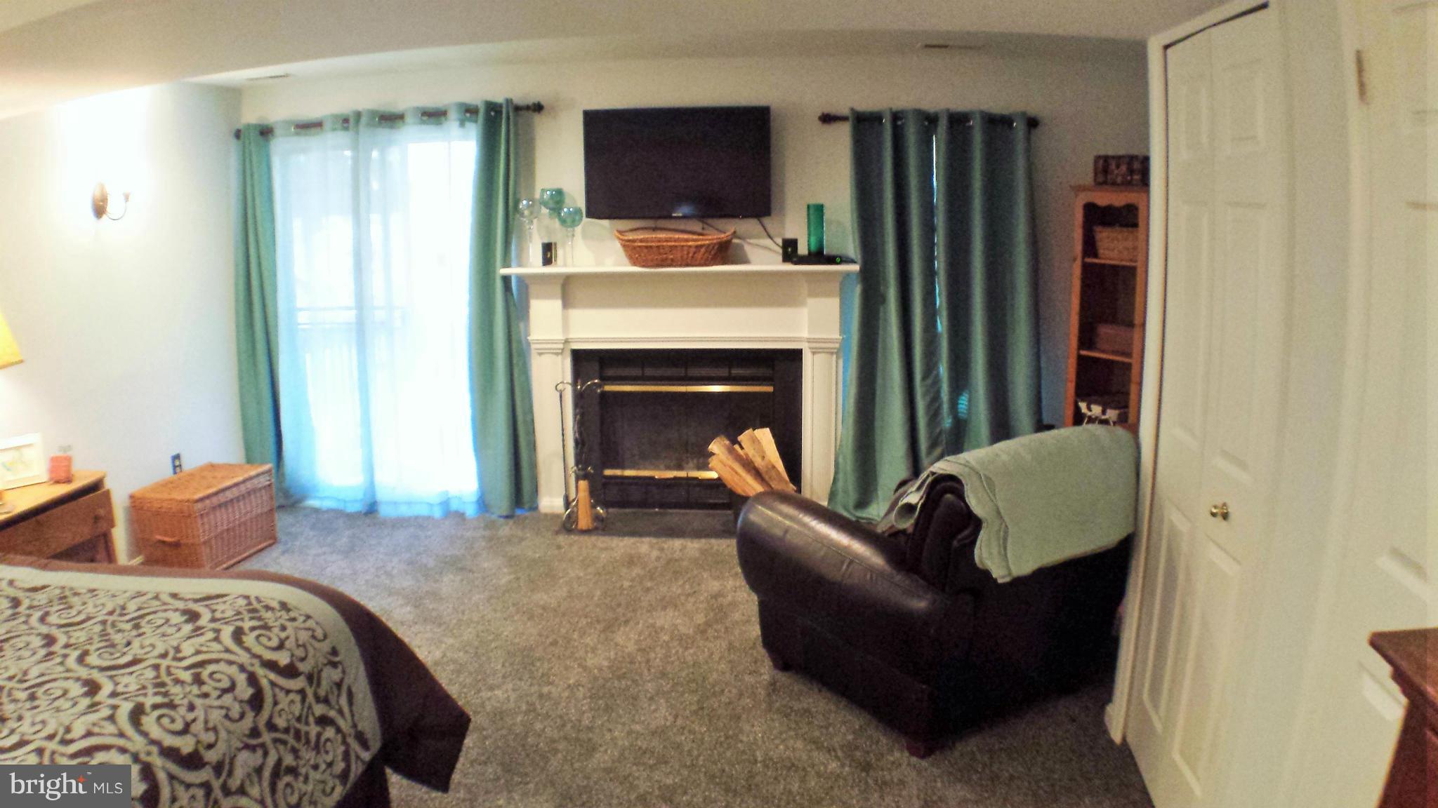 1139 Ingate Road Halethorpe, MD 21227 - Photo 14 of 25 Family Room