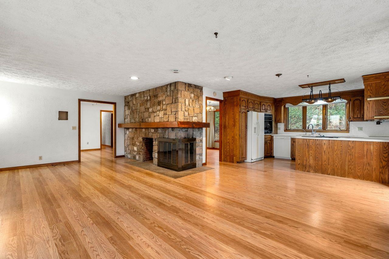 75 Olde Lantern Road Bedford, NH 03110 - Photo 4 of 53 Gallery Image 4