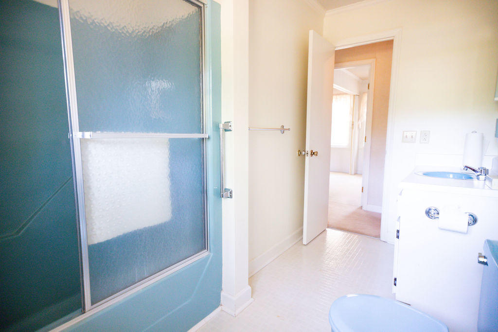 110 Silverhill Road Walterboro, SC 29488 - Photo 23 of 27 2nd full bathroom