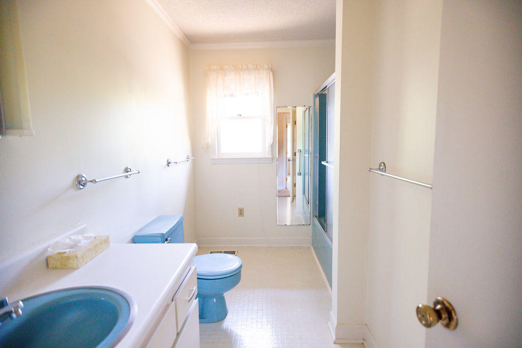 110 Silverhill Road Walterboro, SC 29488 - Photo 24 of 27 2nd Full bathroom