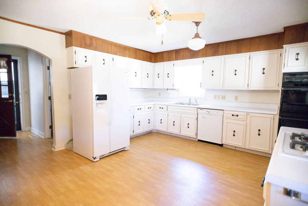 110 Silverhill Road Walterboro, SC 29488 - Photo 8 of 27 tons of cabinets
