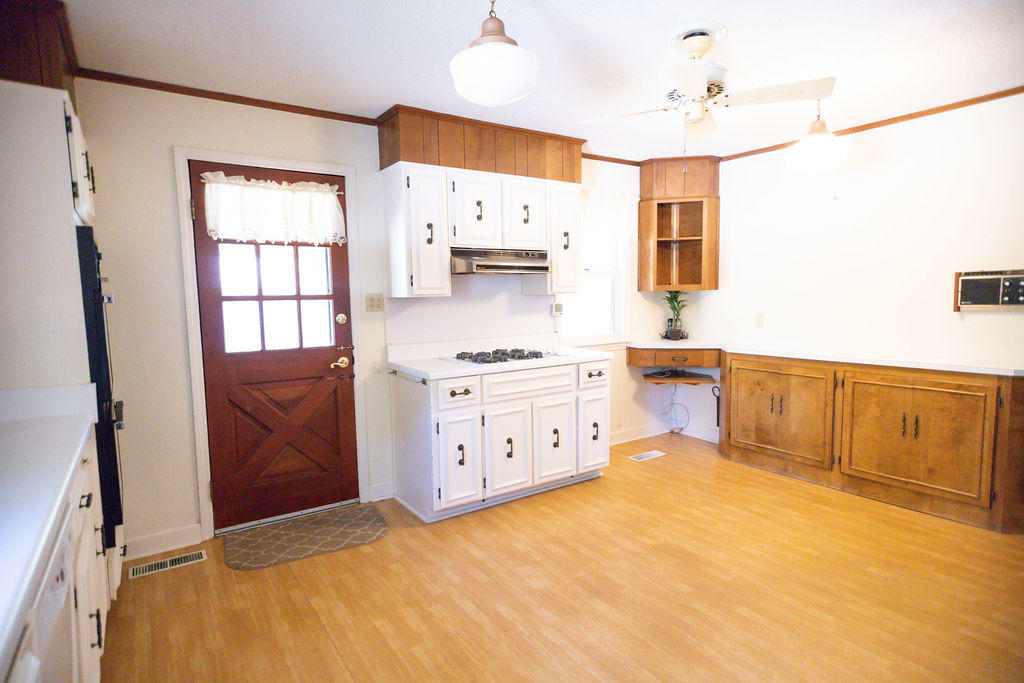 110 Silverhill Road Walterboro, SC 29488 - Photo 9 of 27 bar area