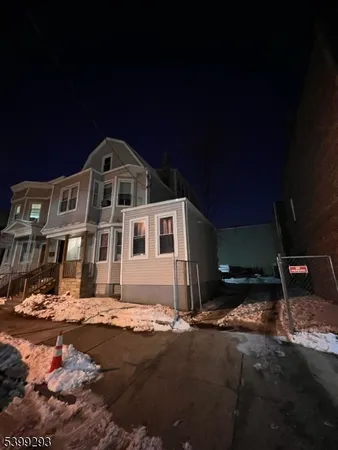 $1,550 | 379 21st Street, Irvington, NJ 07111