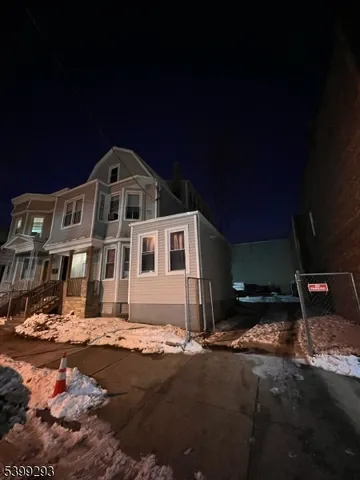 $1,550 | 379 21st Street, Irvington, NJ 07111