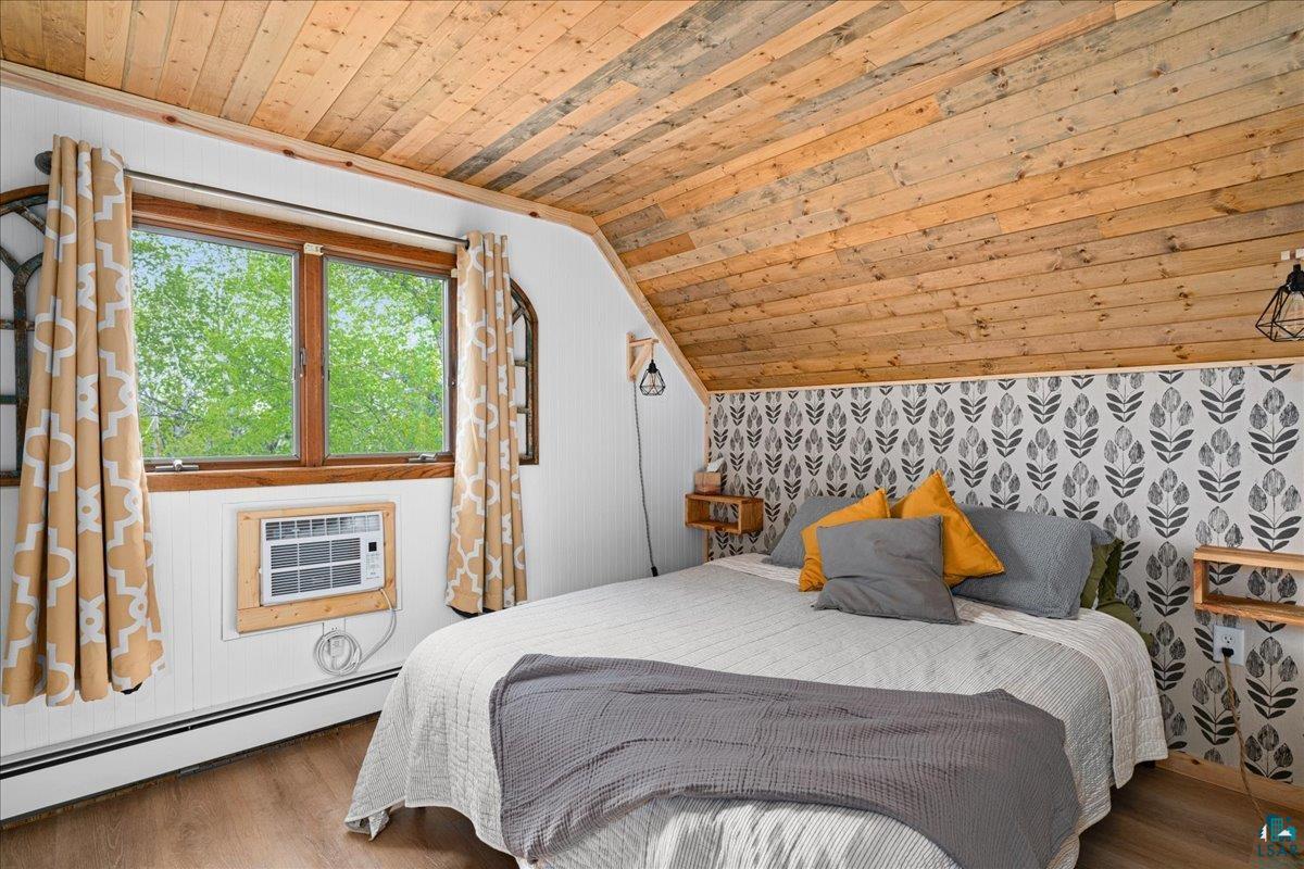 5923 North Shore Drive Duluth, MN 55804 - Photo 13 of 38