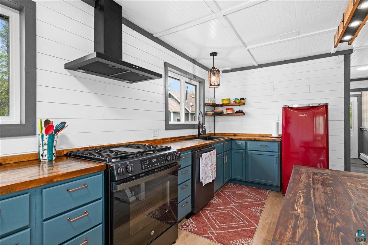 5923 North Shore Drive Duluth, MN 55804 - Photo 3 of 38