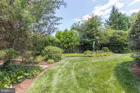 $900,000 | 4509 Clearbrook Lane, Kensington, MD 20895