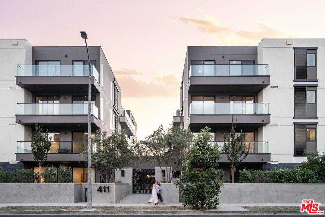 411 South Hamel Road, Unit 401 Los Angeles, CA 90048 - Photo 18 of 19 a front view of a building with street