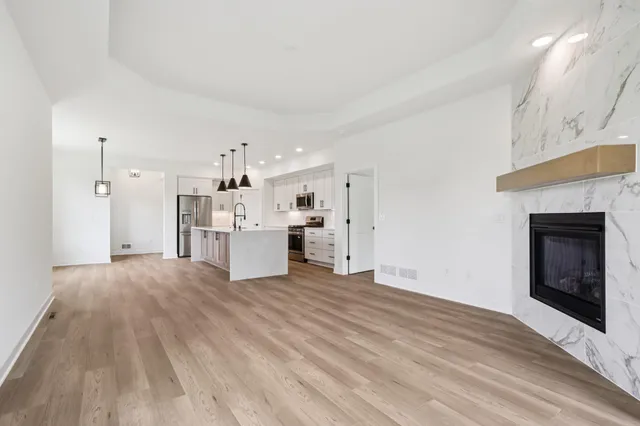 $599,900 | 2117 Bluestem Drive, Unit 202, Waukesha, WI 53188