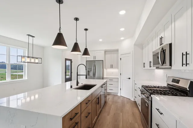 $599,900 | 2117 Bluestem Drive, Unit 202, Waukesha, WI 53188