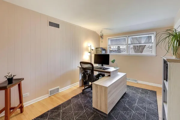 $575,000 | 713 South William Street, Mount Prospect, IL 60056
