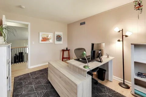 $575,000 | 713 South William Street, Mount Prospect, IL 60056