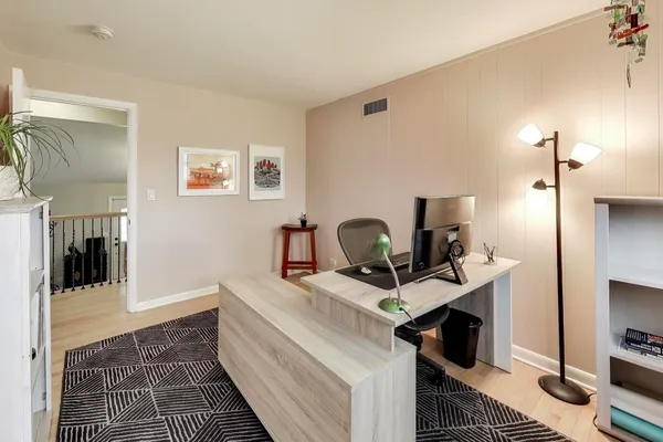 $575,000 | 713 South William Street, Mount Prospect, IL 60056