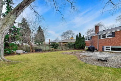 $575,000 | 713 South William Street, Mount Prospect, IL 60056