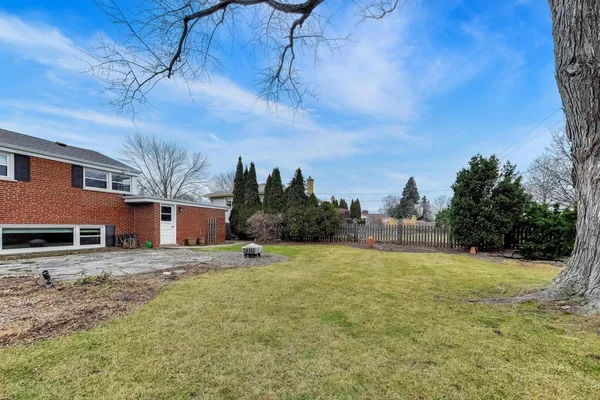 $575,000 | 713 South William Street, Mount Prospect, IL 60056