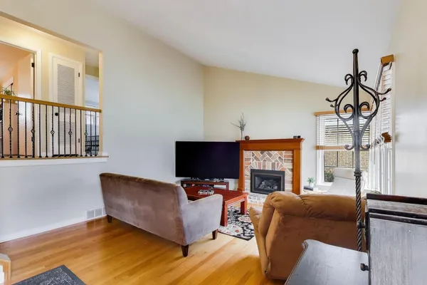 $575,000 | 713 South William Street, Mount Prospect, IL 60056