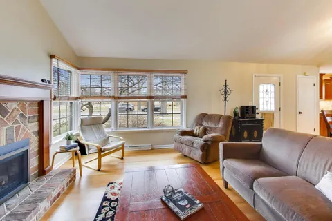 $575,000 | 713 South William Street, Mount Prospect, IL 60056