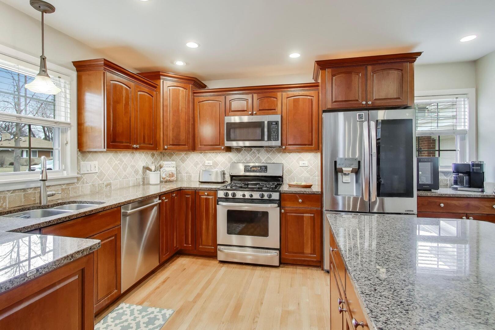 713 South William Street Mount Prospect, IL 60056 - Photo 8 of 28