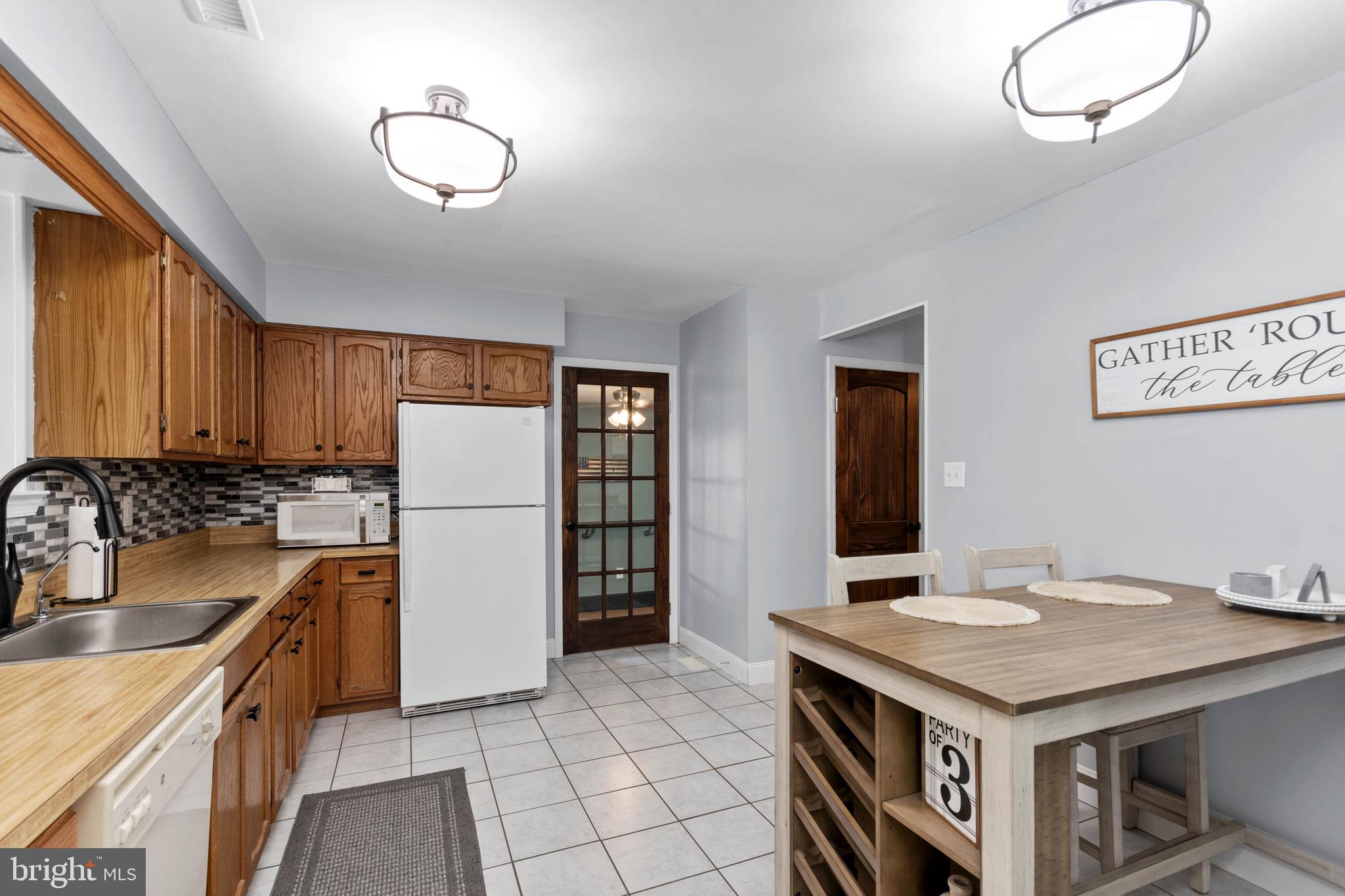 25 Leanne Drive Sicklerville, NJ 08081 - Photo 11 of 41