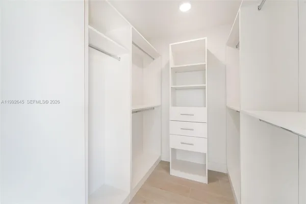 $5,900 | 3345 Southwest 22nd Terrace, Unit 3343, Miami, FL 33145