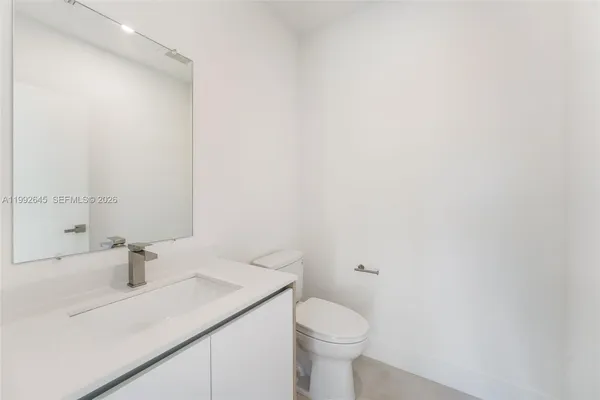 $5,900 | 3345 Southwest 22nd Terrace, Unit 3343, Miami, FL 33145