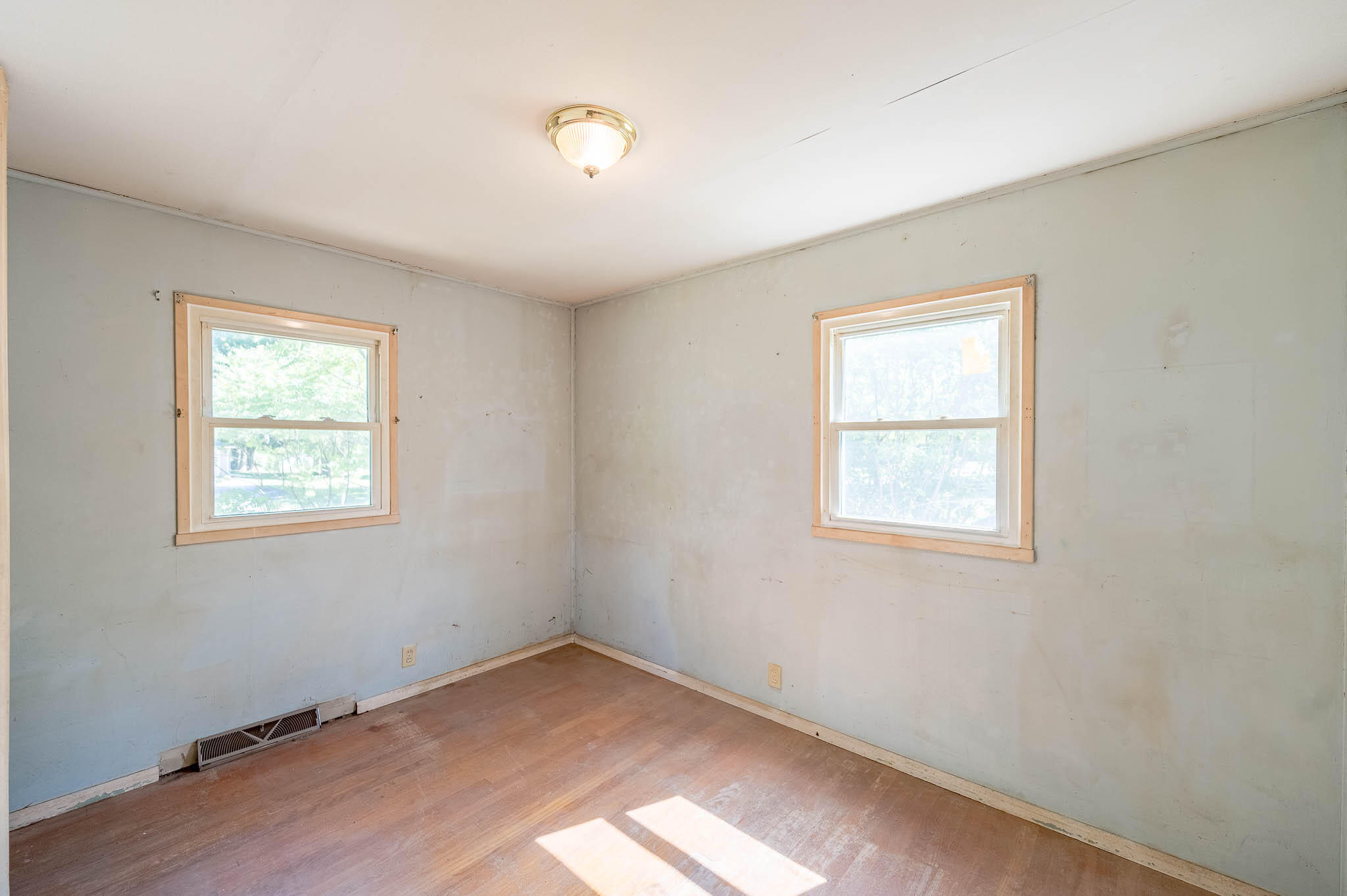 N98W16351 Concord Road Germantown, WI 53022 - Photo 8 of 10 Concord - 040