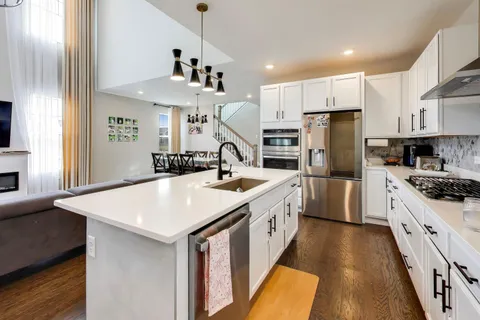 $745,000 | 301 Didier Court, Buffalo Grove, IL 60089