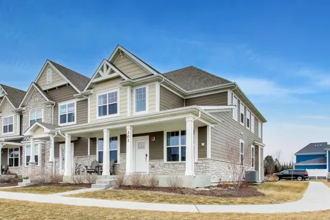 $745,000 | 301 Didier Court, Buffalo Grove, IL 60089