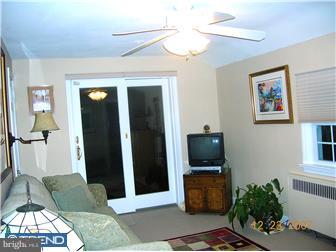 707 Greythorne Road Wynnewood, PA 19096 - Photo 6 of 12 Guest Room