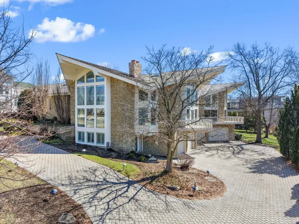 $3,580,000 | 1916 Midwest Club Parkway, Oak Brook, IL 60523