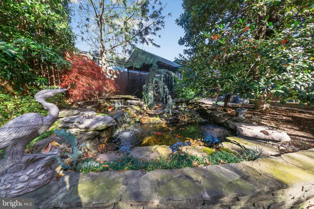 $899,999 | 6329 19th Street North, Arlington, VA 22205