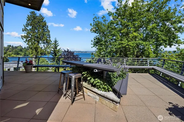 $10,000,000 | 4502 55th Avenue Northeast, Seattle, WA 98105