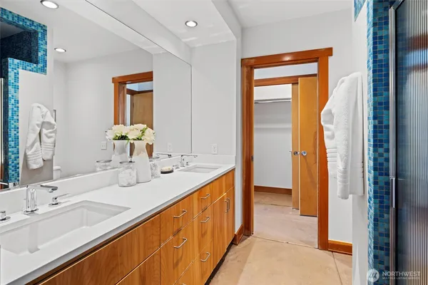 $10,000,000 | 4502 55th Avenue Northeast, Seattle, WA 98105