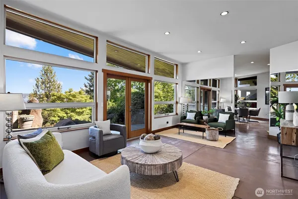 $10,000,000 | 4502 55th Avenue Northeast, Seattle, WA 98105