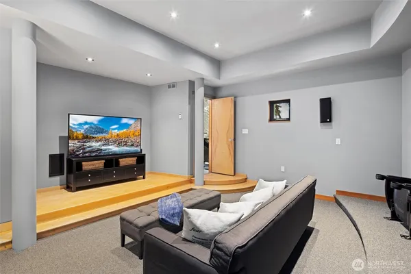 $10,000,000 | 4502 55th Avenue Northeast, Seattle, WA 98105