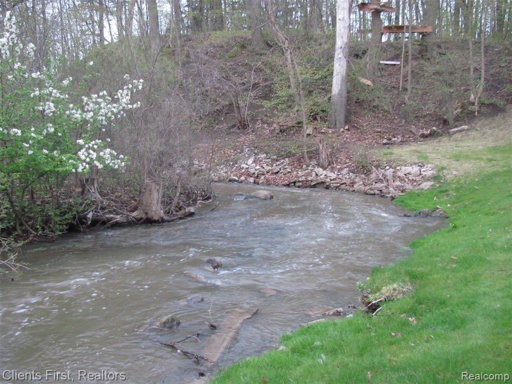 36875 Howard Road Farmington, MI 48331 - Photo 15 of 23 River in front yard