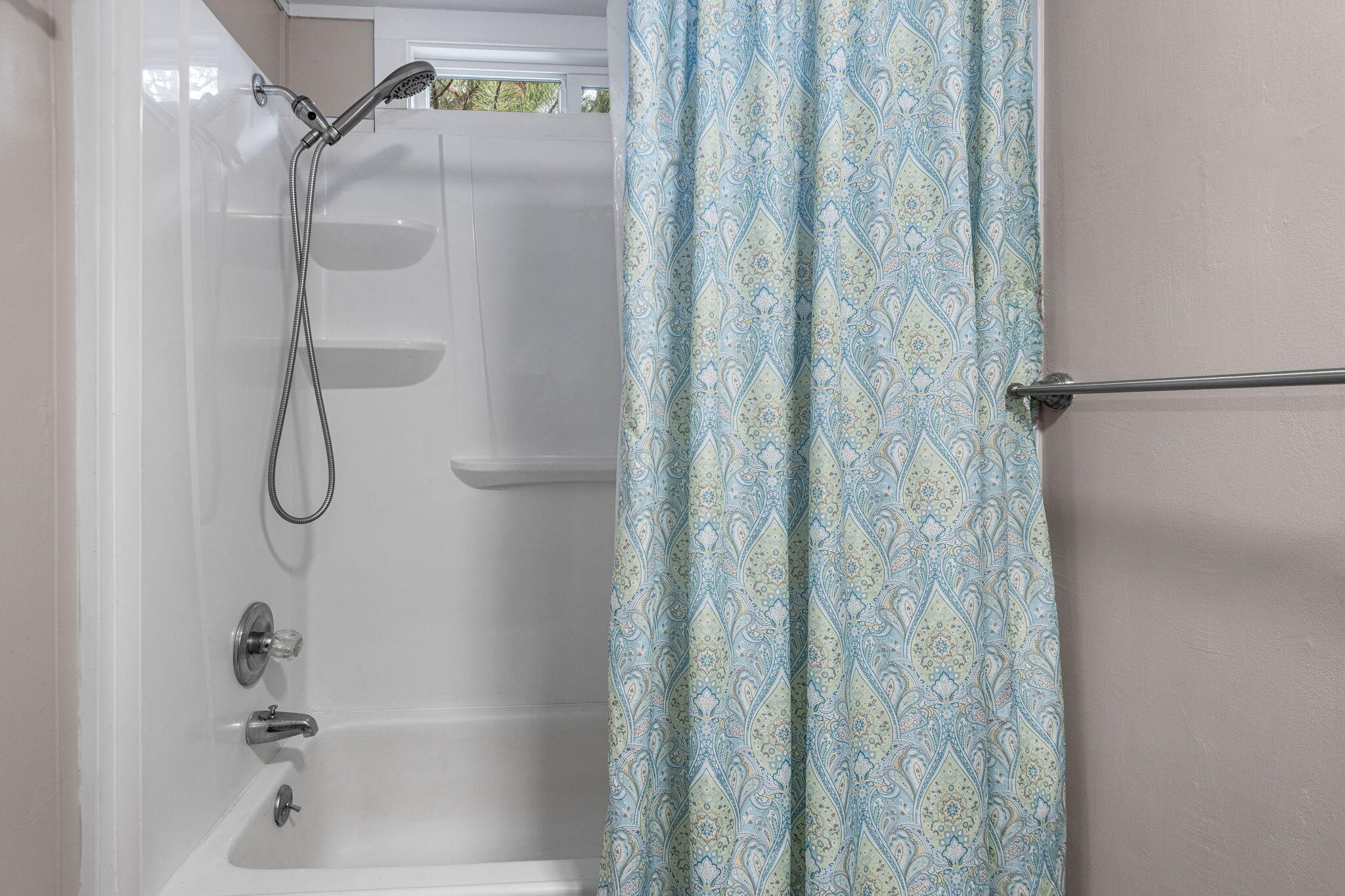 55818 Black Duck Road Bend, OR 97707 - Photo 14 of 24 Primary Suite Bathroom