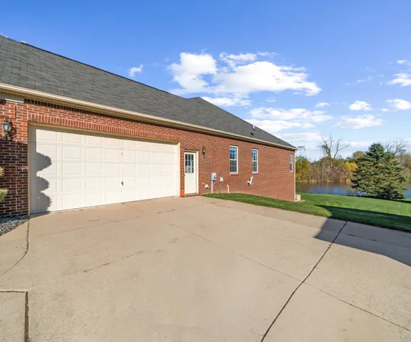 $667,900 | 26574 Blackwood Court, South Lyon, MI 48178