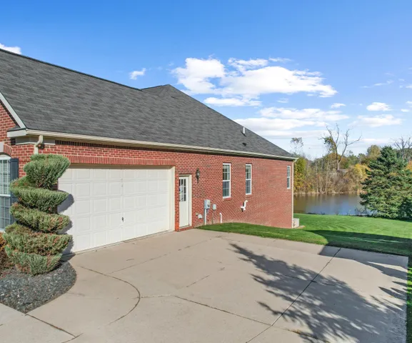 $667,900 | 26574 Blackwood Court, South Lyon, MI 48178