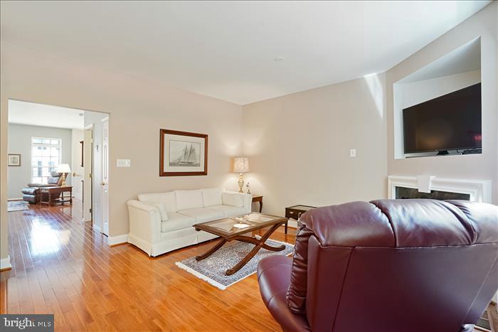 7328 Hampton Manor Place Springfield, VA 22150 - Photo 15 of 36 Family Room
