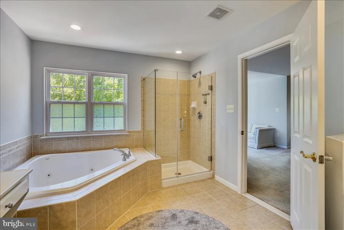 7328 Hampton Manor Place Springfield, VA 22150 - Photo 21 of 36 Owner's Bath