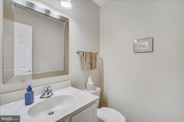 7328 Hampton Manor Place Springfield, VA 22150 - Photo 35 of 36 Bath