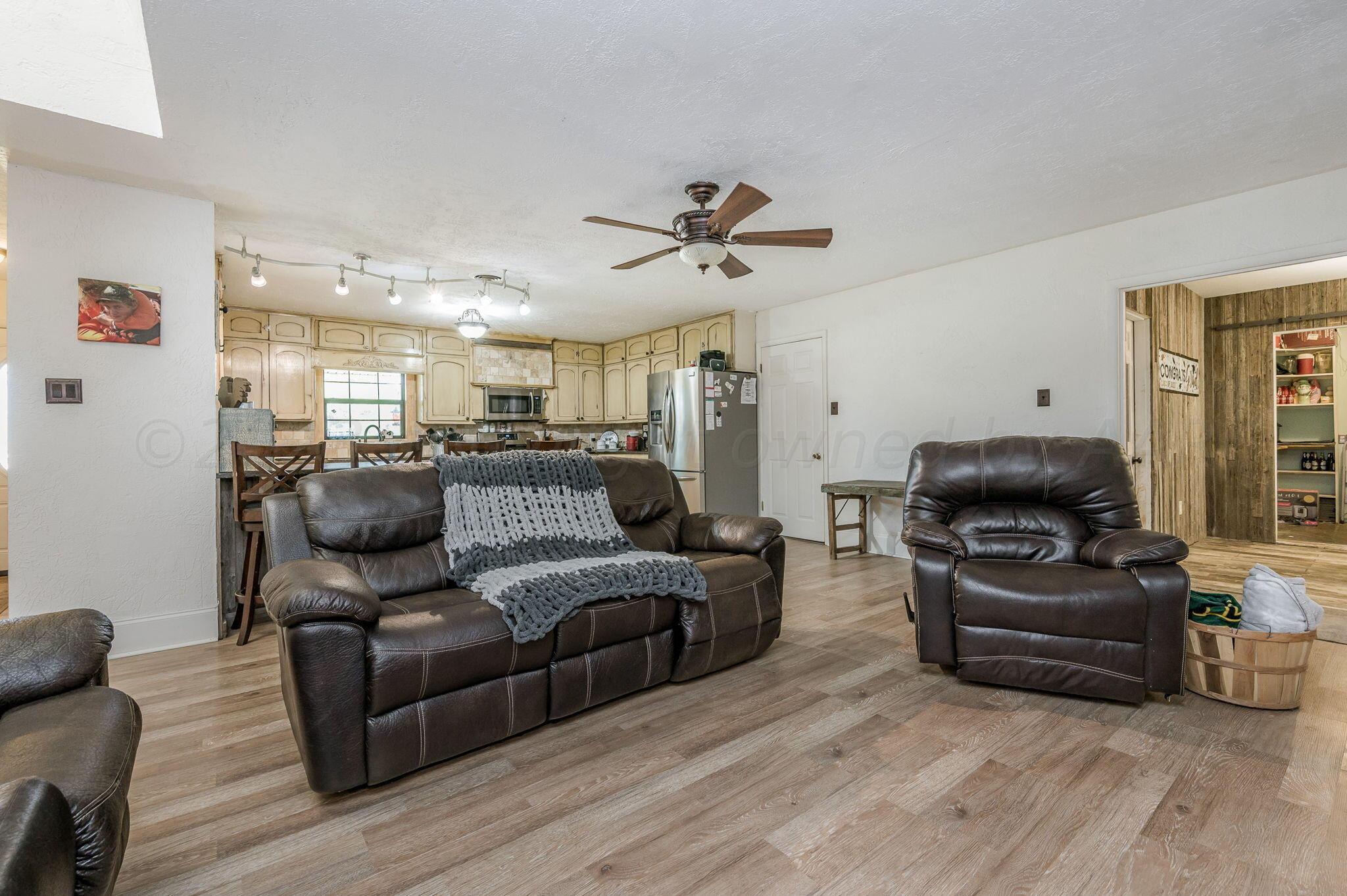 103 Rustic Trail Amarillo, TX 79108 - Photo 3 of 34 Living Room-2