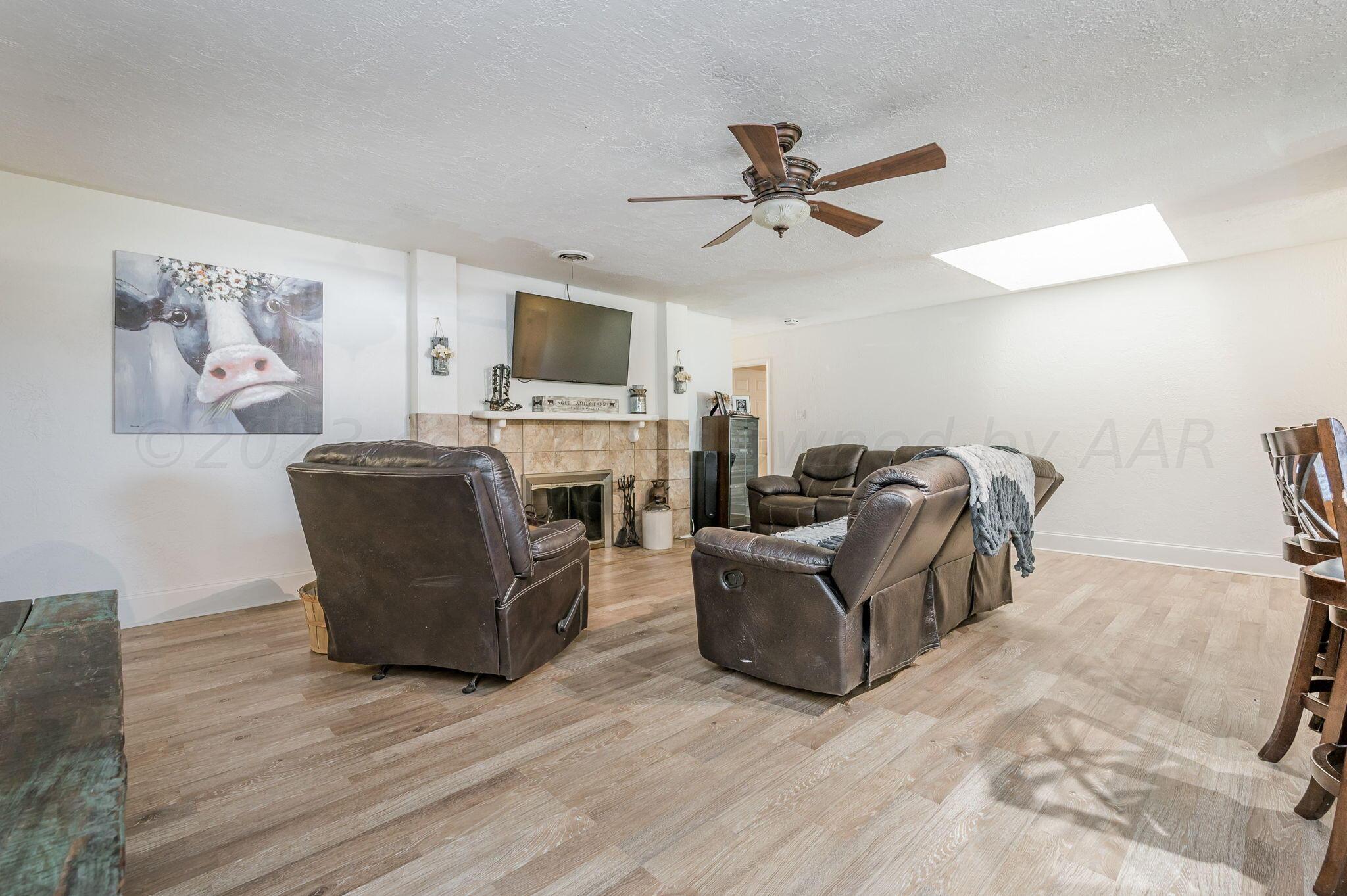 103 Rustic Trail Amarillo, TX 79108 - Photo 4 of 34 Living Room-3